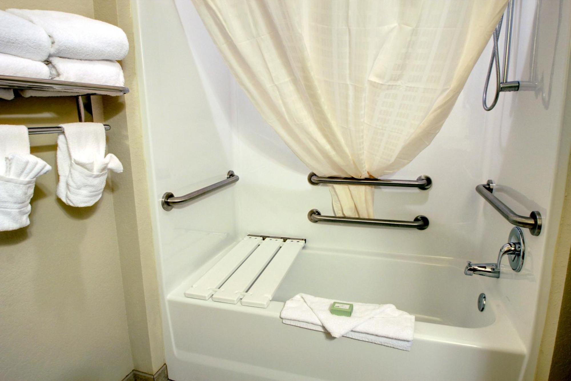 Cobblestone Hotel & Suites - Beulah Cameră foto